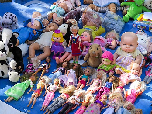  Subject: Dolls on sale - Brique da Redencao / Place: Porto Alegre city - Rio Grande do Sul state (RS) - Brazil / Date: 04/2014 