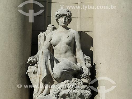  Subject: Statue of facade of Piratini Palace (1921) - headquarters of the State Government / Place: Porto Alegre city - Rio Grande do Sul state (RS) - Brazil / Date: 05/2014 
