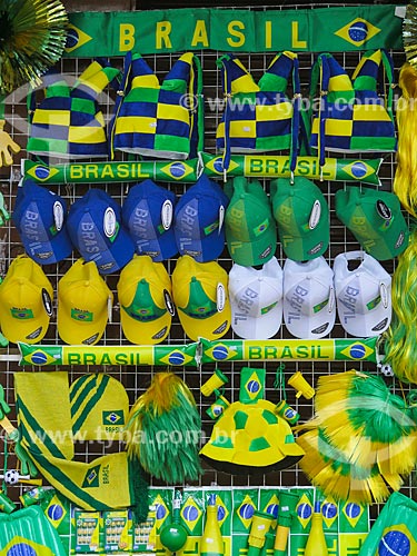  Subject: Caps with brazilian colors on sale before the World Cup of Brazil / Place: Porto Alegre city - Rio Grande do Sul state (RS) - Brazil / Date: 05/2014 