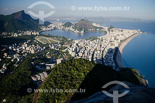  Subject: View of Lagoa neighborhood - to the left - and Leblon and Ipanema neighborhood - to the right - from Morro Dois Irmaos (Two Brothers Mountain) / Place: Rio de Janeiro city - Rio de Janeiro state (RJ) - Brazil / Date: 02/2014 