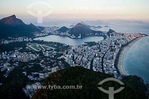  Subject: View of Lagoa neighborhood - to the left - and Leblon and Ipanema neighborhood - to the right - from Morro Dois Irmaos (Two Brothers Mountain) / Place: Rio de Janeiro city - Rio de Janeiro state (RJ) - Brazil / Date: 02/2014 