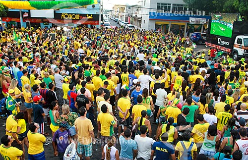  Subject: Fans watching the match between Brazil x Croatia - Caranguejo Square (Crab Square) - also known as Eldorado Square / Place: Manaus city - Amazonas state (AM) - Brazil / Date: 06/2014 