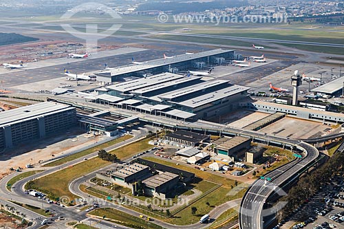  Subject: Aerial photo of terminal 3 of Sao Paulo-Guarulhos Governador Andre Franco Montoro International Airport (1985) / Place: Guarulhos city - São Paulo state (SP) - Brazil / Date: 06/2014 