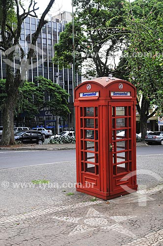  Subject: Phone booth in british style / Place: Londrina city - Parana state (PR) - Brazil / Date: 04/2014 