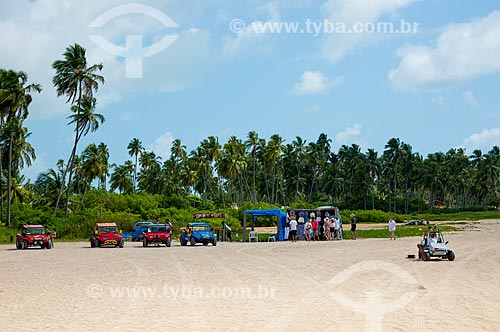  Subject: Bugueiros and kiosks - Burgalhau Beach / Place: Maragogi city - Alagoas state (AL) - Brazil / Date: 12/2013 