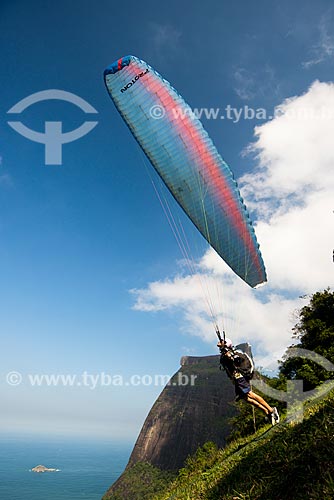 Subject: People practicing gliding - Pedra Bonita (Bonita Stone) ramp / Place: Sao Conrado neighborhood - Rio de Janeiro city - Rio de Janeiro state (RJ) - Brazil / Date: 06/2014 