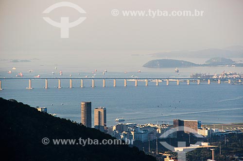  Subject: View of City Center with the Guanabara Bay and Rio-Niteroi Bridge (1974) in the background / Place: Rio de Janeiro city - Rio de Janeiro state (RJ) - Brazil / Date: 08/2014 