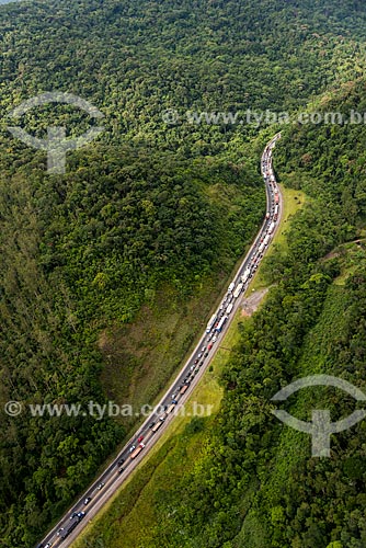  Traffic jam - Regis Bittencourt Highway (BR-116)  - Miracatu city - Sao Paulo state (SP) - Brazil