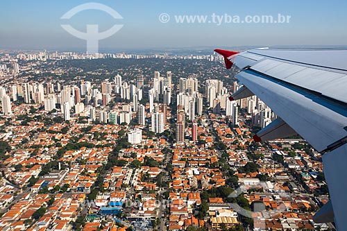  Detail of airplane wing during overflight of the Sao Paulo city  - Sao Paulo city - Sao Paulo state (SP) - Brazil