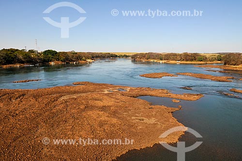  Rio Grande during long period of drought - Natural Boundary between the States of Sao Paulo and Minas Gerais  - Ouroeste city - Sao Paulo state (SP) - Brazil