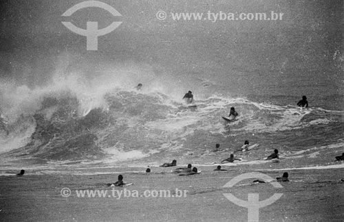  Surfers in Arpoador Beach  - Rio de Janeiro city - Rio de Janeiro state (RJ) - Brazil