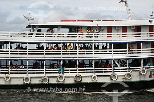  Boat near to Manaus Moderna Port  - Manaus city - Amazonas state (AM) - Brazil