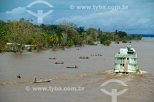  Vessel carrying people in Amazonas River  - Urucara city - Amazonas state (AM) - Brazil