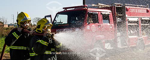  Training of fire fighter - Porto Velho city - simulation of fire fighting  - Porto Velho city - Rondonia state (RO) - Brazil