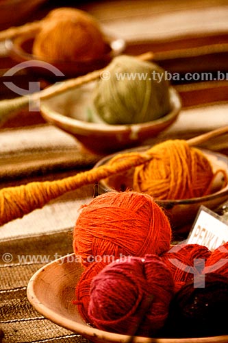  Dyed skeins by tradiconais herbs in the communities of the Sacred Valley  - Peru