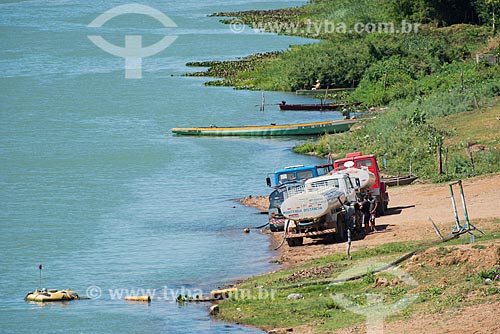  Water truck picking up water from the Sao Francisco River  - Abare city - Bahia state (BA) - Brazil