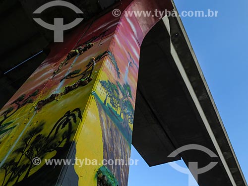  Graffiti in pillar of monorail  - Porto Alegre city - Rio Grande do Sul state (RS) - Brazil