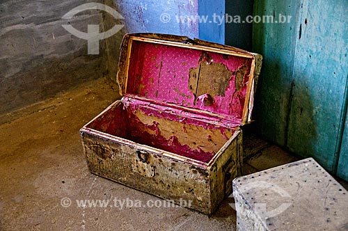  Old wooden chest and leather of Santa Clara Farm - considered one of the largest farm in the XIX century  - Santa Rita de Jacutinga city - Minas Gerais state (MG) - Brazil