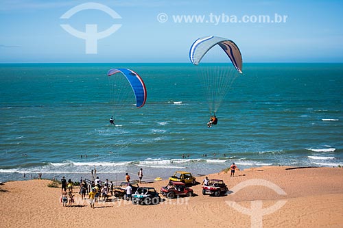  Paragliders - waterfront of Canoa Quebrada Beach  - Aracati city - Ceara state (CE) - Brazil