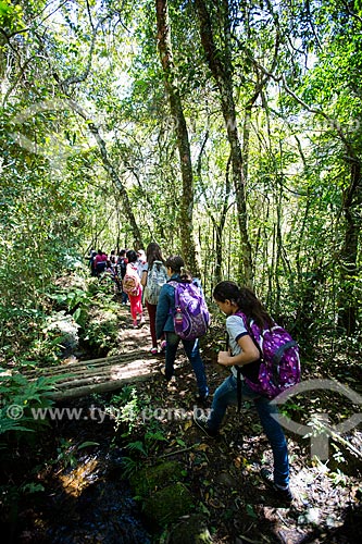  Students of Major Theofilo de Carvalho Municipal School - trail for Paraiso Well (Paradise Well) - Serra dos Orgaos National Park  - Petropolis city - Rio de Janeiro state (RJ) - Brazil
