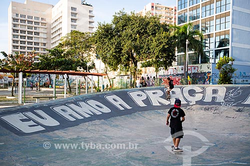  Skateboarder in Ricardo Xavier da Silveira Square or Skate Square is recognized as the first skate park in Brazil, inaugurated in 1976  - Nova Iguacu city - Rio de Janeiro state (RJ) - Brazil