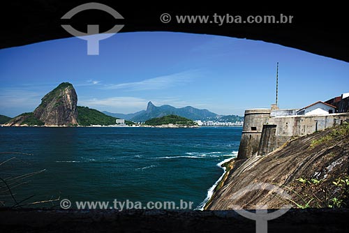  Santa Cruz da Barra Fortress (1612) with the Sugar Loaf and Christ the Redeemer in the background  - Niteroi city - Rio de Janeiro state (RJ) - Brazil