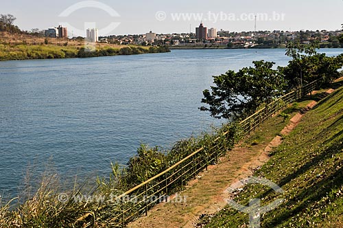  View of Paranaiba River with the Itumbiara city in the background  - Itumbiara city - Goias state (GO) - Brazil