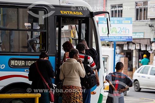  Passager boarding - Bus Terminal of Nilopolis   - Nilopolis city - Rio de Janeiro state (RJ) - Brazil