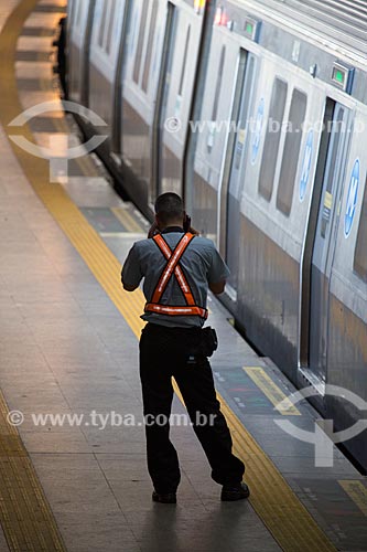 Employee of the Metro Rio - Pavuna Station of Rio Subway  - Rio de Janeiro city - Rio de Janeiro state (RJ) - Brazil