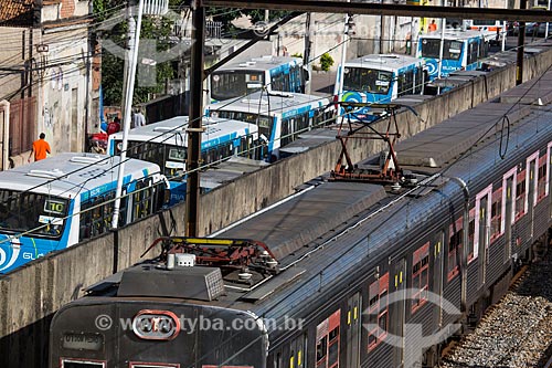  Train passing through the center of Nova Iguacu  - Nova Iguacu city - Rio de Janeiro state (RJ) - Brazil