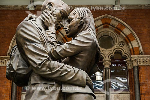  Detail of sculpture The Meeting Place (2013) - St Pancras Railway station (1868) - also known as London St Pancras or St Pancras International  - London - Greater London - England