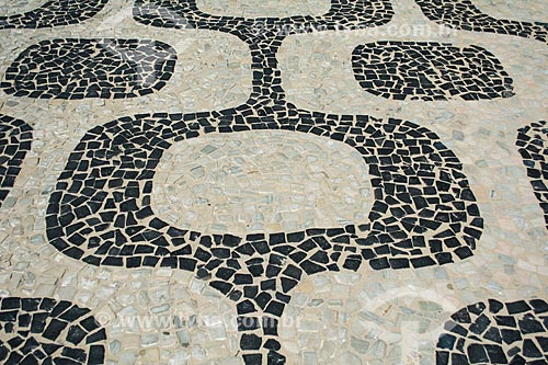  Detail of the boardwalk of Ipanema Beach  - Rio de Janeiro city - Rio de Janeiro state (RJ) - Brazil