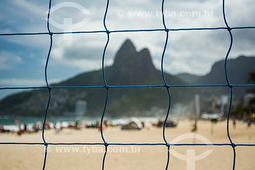  View of Morro Dois Irmaos (Two Brothers Mountain) through volleyball net on Ipanema Beach  - Rio de Janeiro city - Rio de Janeiro state (RJ) - Brazil