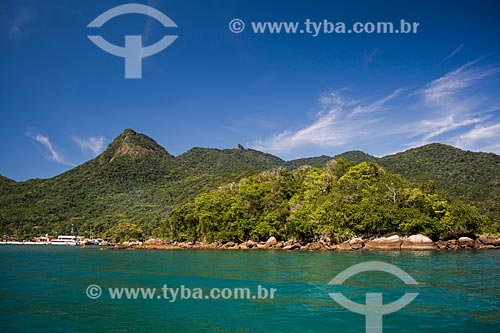  General view of Vila do Abraao (Abraao Village) from ferry used in the crossing between Ilha Grande and Angra dos Reis  - Angra dos Reis city - Rio de Janeiro state (RJ) - Brazil