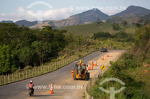  Works - snippet of BR-482 highway  - Cachoeiro de Itapemirim city - Espirito Santo state (ES) - Brazil