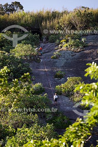  Men practicing mountaineering - Urca Mountain  - Rio de Janeiro city - Rio de Janeiro state (RJ) - Brazil