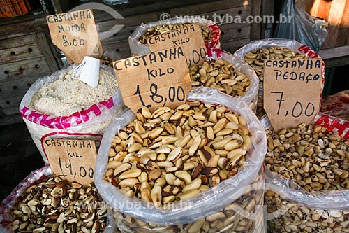  Chestnuts on sale - Ver-o-peso Market  - Belem city - Para state (PA) - Brazil