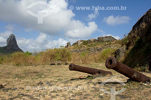  Cannons of Nossa Senhora dos Remedios Fortress with Pico Mountain in the background  - Fernando de Noronha city - Pernambuco state (PE) - Brazil