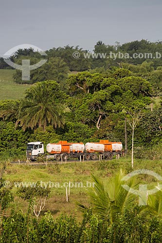  Tanker truck - BR-324 highway - near to Sao Sebastiao do Passe city  - Sao Sebastiao do Passe city - Bahia state (BA) - Brazil