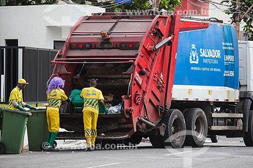  Refuse collectors of LIMPURB - urban cleaning company of Salvador city  - Salvador city - Bahia state (BA) - Brazil