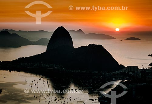  View of sunrise - Botafogo Bay from Mirante Dona Marta  - Rio de Janeiro city - Rio de Janeiro state (RJ) - Brazil