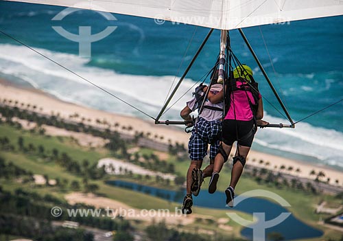  Practitioner of gliding - Pedra Bonita (Bonita Stone)/Pepino ramp  - Rio de Janeiro city - Rio de Janeiro state (RJ) - Brazil