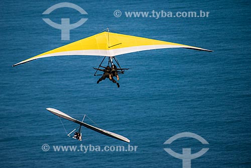  Practitioner of gliding - Pedra Bonita (Bonita Stone)/Pepino ramp  - Rio de Janeiro city - Rio de Janeiro state (RJ) - Brazil