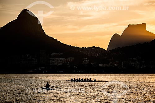  Canoeing - Rodrigo de Freitas Lagoon with Morro Dois Irmaos (Two Brothers Mountain) and Rock of Gavea in the background  - Rio de Janeiro city - Rio de Janeiro state (RJ) - Brazil