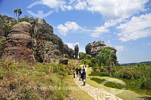  Trail between sandstone formations of the Vila Velha State Park  - Ponta Grossa city - Parana state (PR) - Brazil