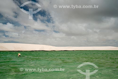  Woman swimming - America Lagoon - Lencois Maranhenses National Park  - Santo Amaro do Maranhao city - Maranhao state (MA) - Brazil