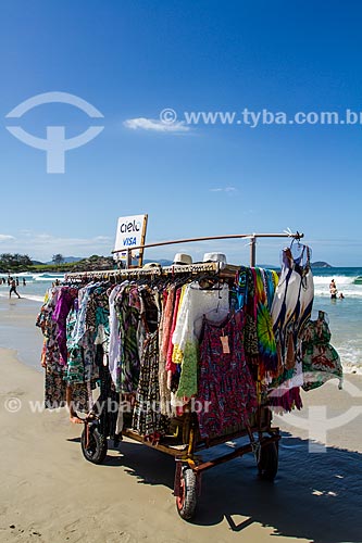  Street trader - Matadeiro Beach  - Florianopolis city - Santa Catarina state (SC) - Brazil