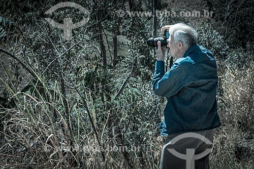  Photographer Karlheinz Weichert photographing the rural area of Itamonte city  - Itamonte city - Minas Gerais state (MG) - Brazil