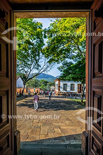  View of Cadeira Street with Santana Museum - old chain of Tiradentes city - in the background from Nossa Senhora do Rosario dos Pretos Church  - Tiradentes city - Minas Gerais state (MG) - Brazil