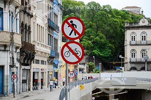  Plaques - entrance of Rio450 Tunnel  - Rio de Janeiro city - Rio de Janeiro state (RJ) - Brazil